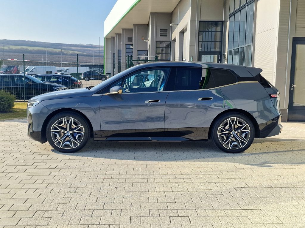 BMW IX xDrive50 Signature Edition