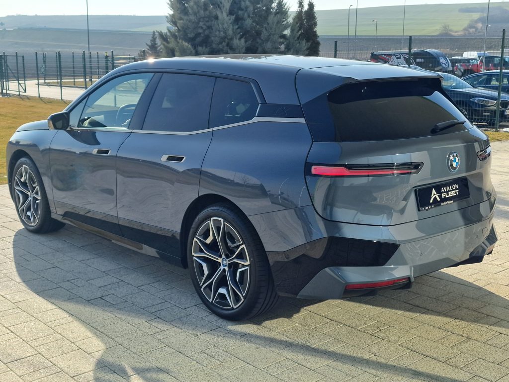 BMW IX xDrive50 Signature Edition