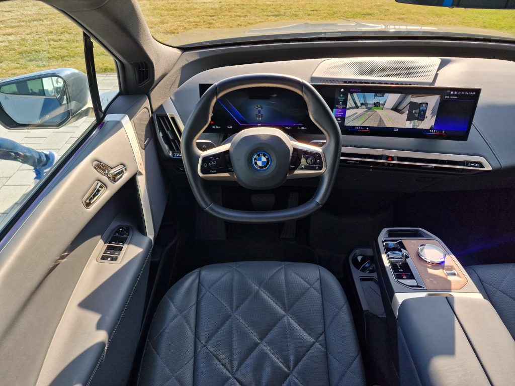 BMW IX xDrive50 Signature Edition