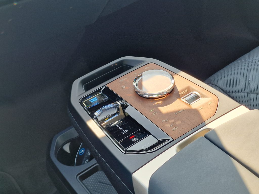 BMW IX xDrive50 Signature Edition