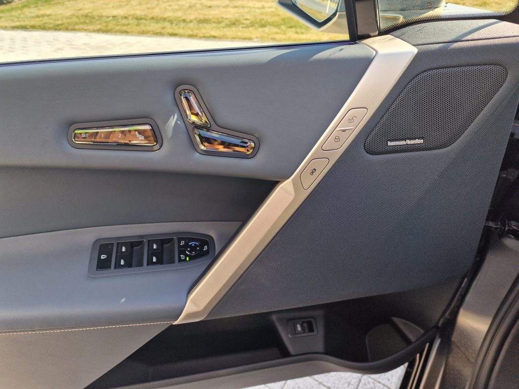 BMW IX xDrive50 Signature Edition