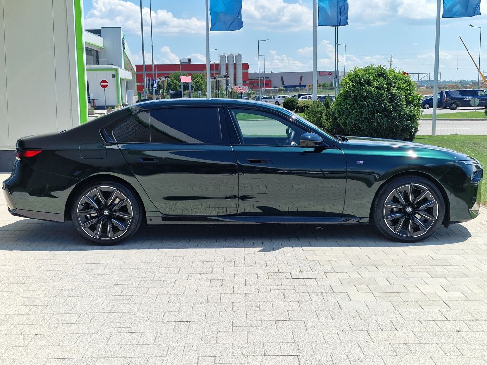 BMW 740d xDrive M Sport Pro Individual