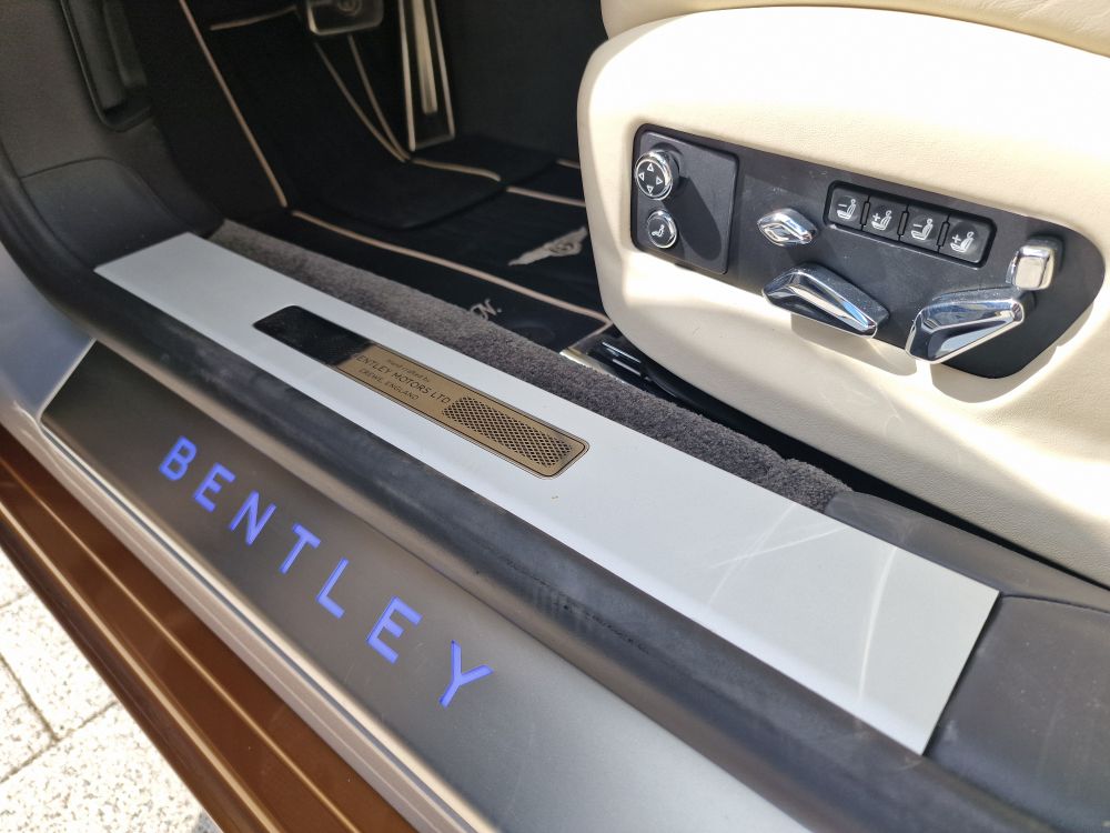 BENTLEY Flying Spur 6.0 W12